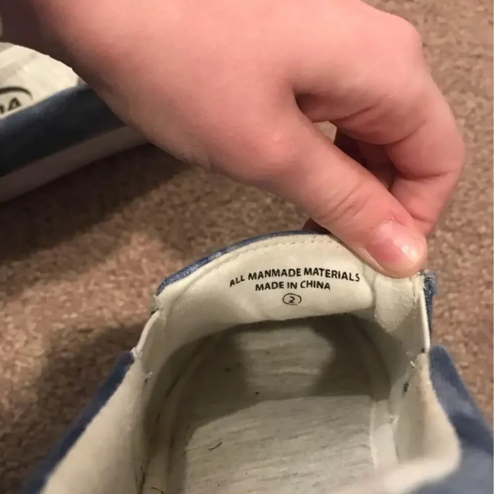 Girls slip on canvas shoes